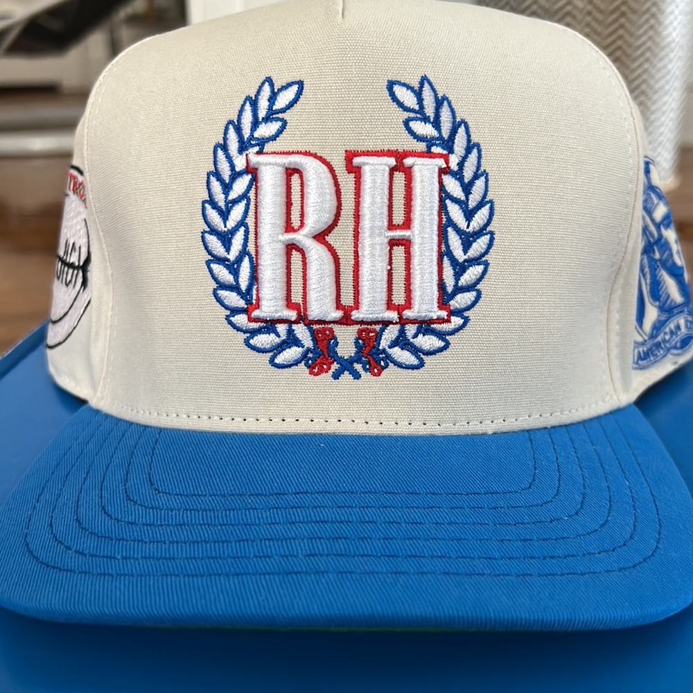 RHUIGI X PETIT TROIS HAT
